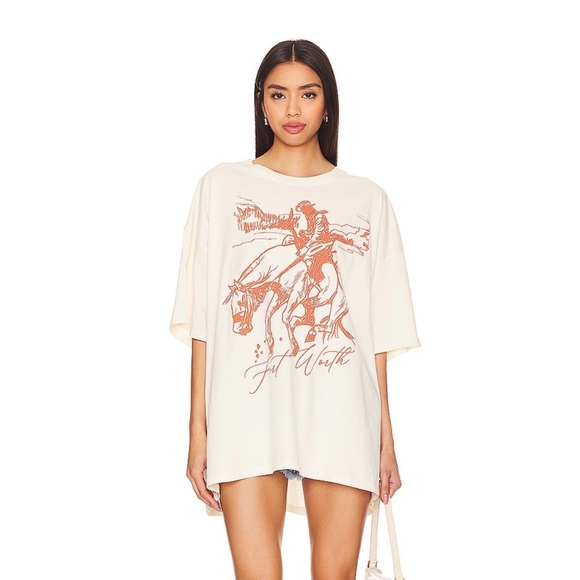 Daydreamer Fort Worth Graphic Tee - Picture 4 of 8